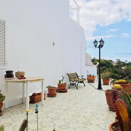 Smart Ocean View Apartmán *